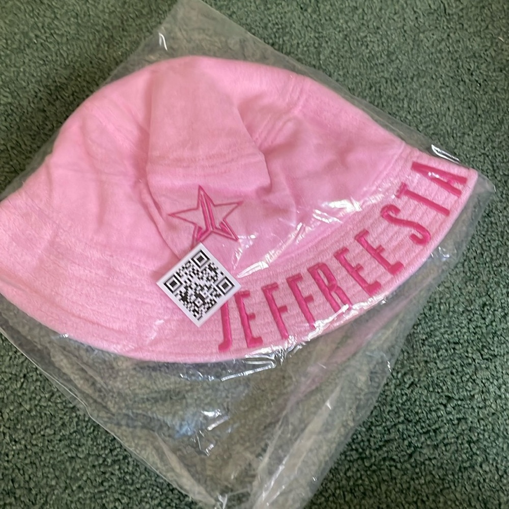 Jeffree Star pink hat